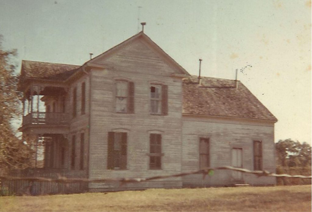 Macdaniel House at the time the Heimsath and Macdaniel bought it in 1971